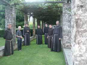 Frati Minori in visita al convento